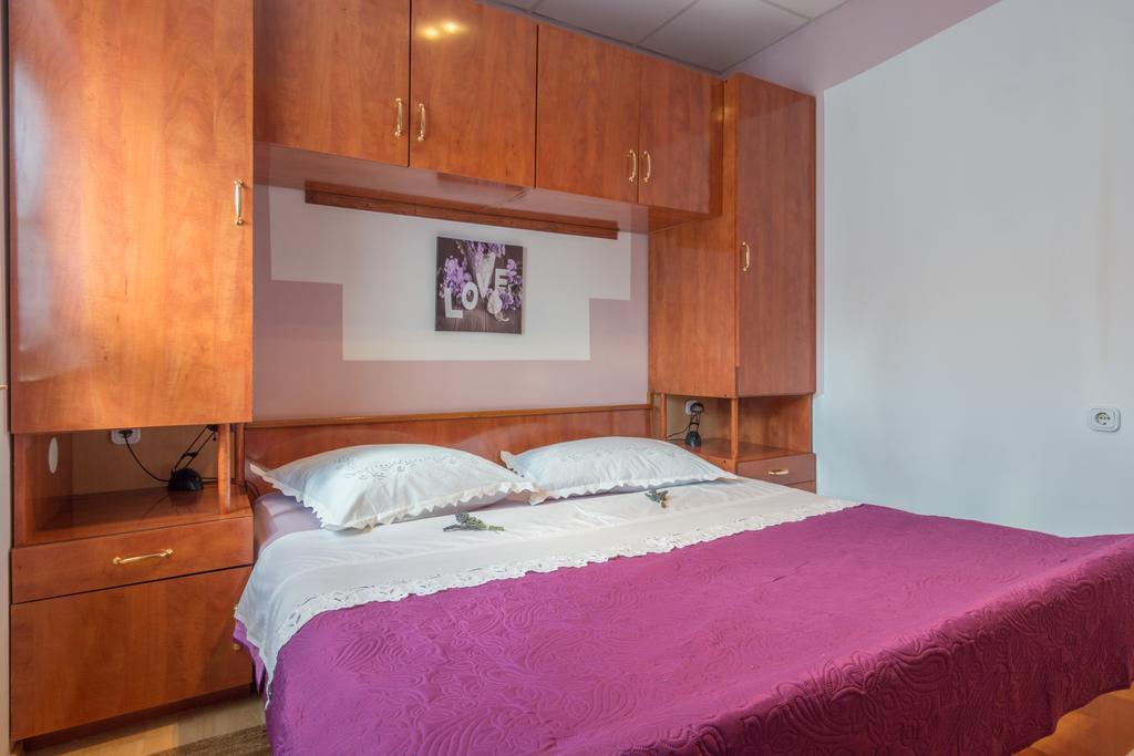 Apartment Danica Maslenica Bagian luar foto