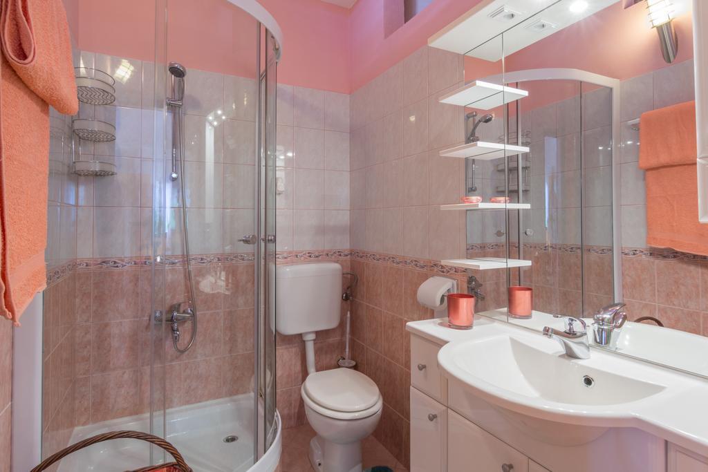 Apartment Danica Maslenica Bagian luar foto