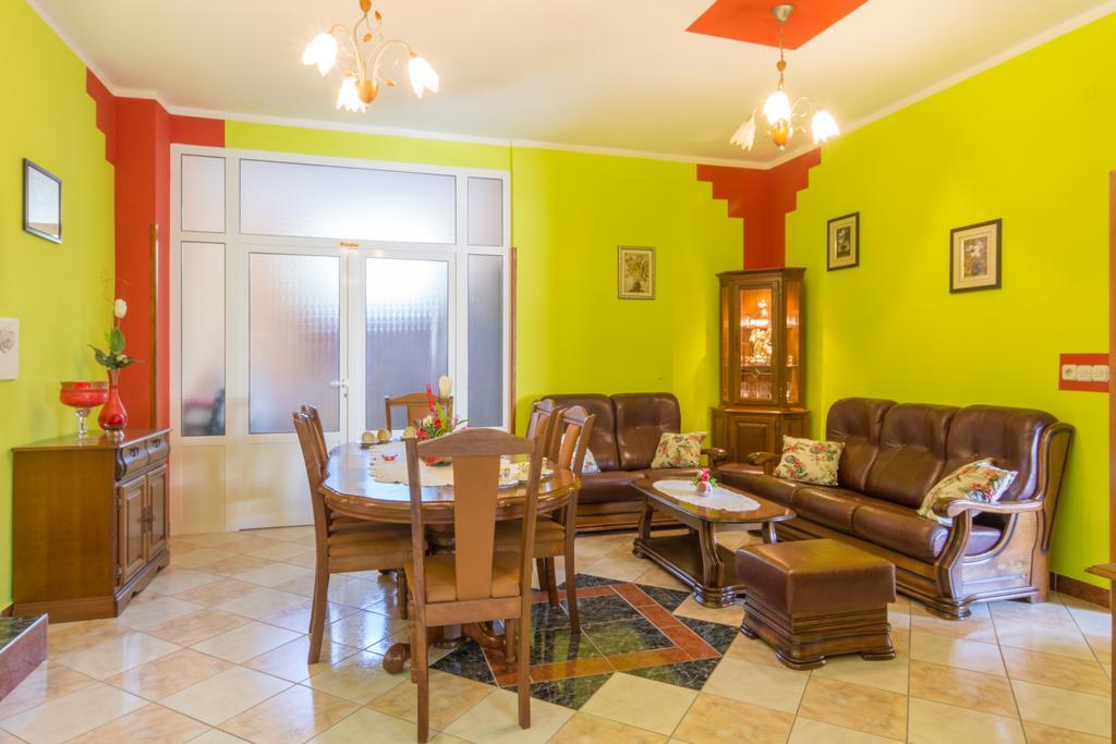 Apartment Danica Maslenica Bagian luar foto